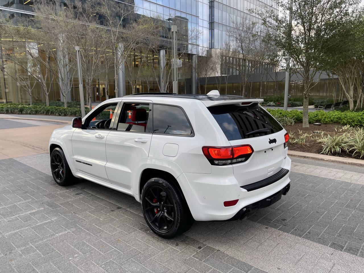 Used 2020 Jeep Grand Cherokee SRT AWD/4WD image 17