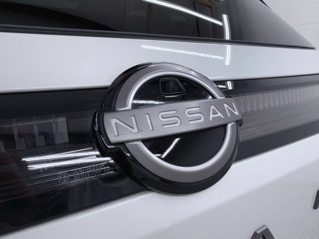 Used 2025 Nissan Murano SL AWD/4WD image 11
