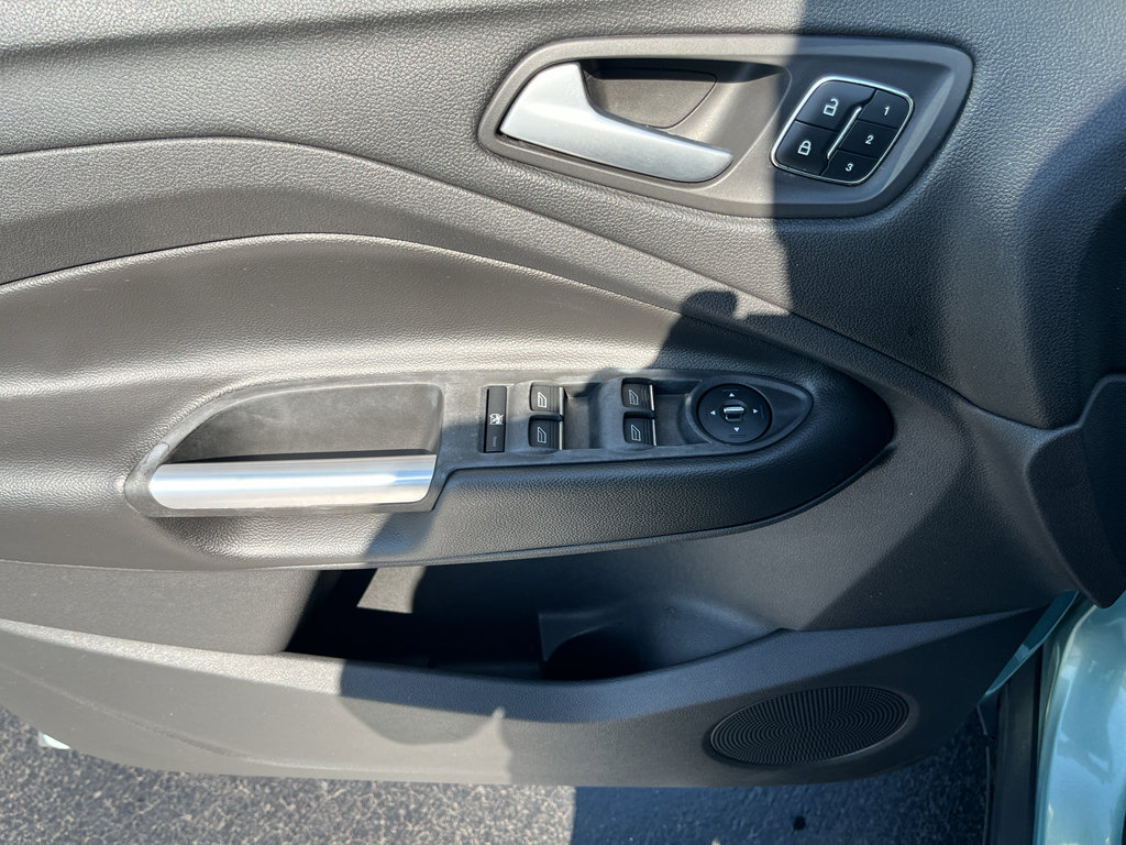 Used 2013 Ford Escape SEL image 9