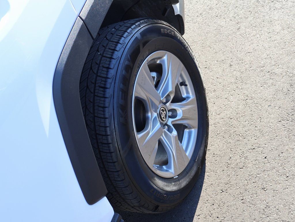 Used 2024 Toyota RAV4 XLE image 31