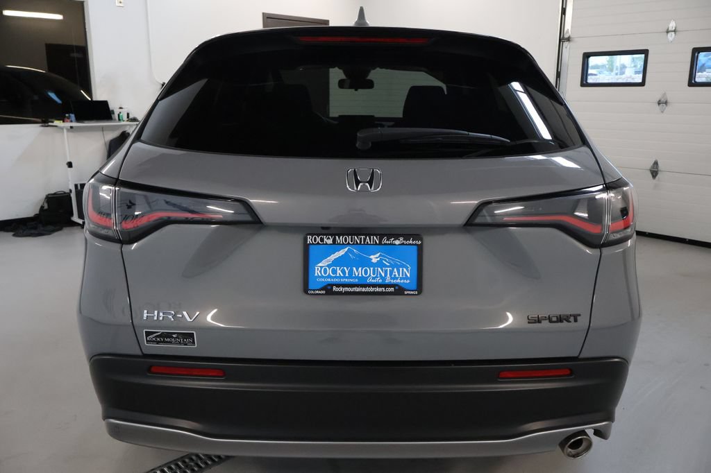 Used 2025 Honda HR-V Sport image 6