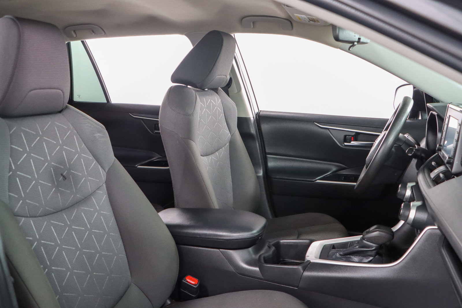 Used 2022 Toyota RAV4 XLE image 26