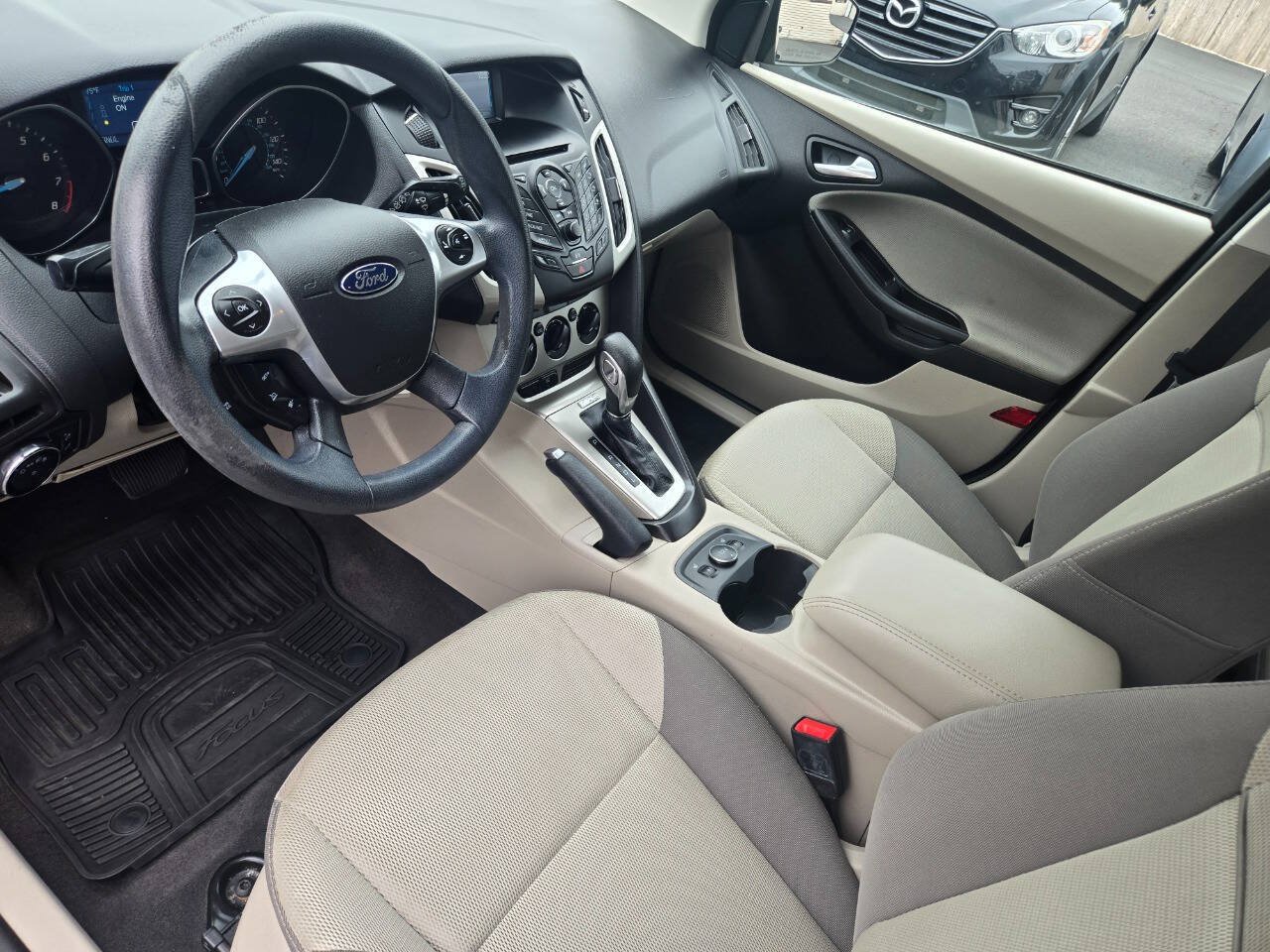 Used 2014 Ford Focus SE w/ SE Winter Package FWD image 13
