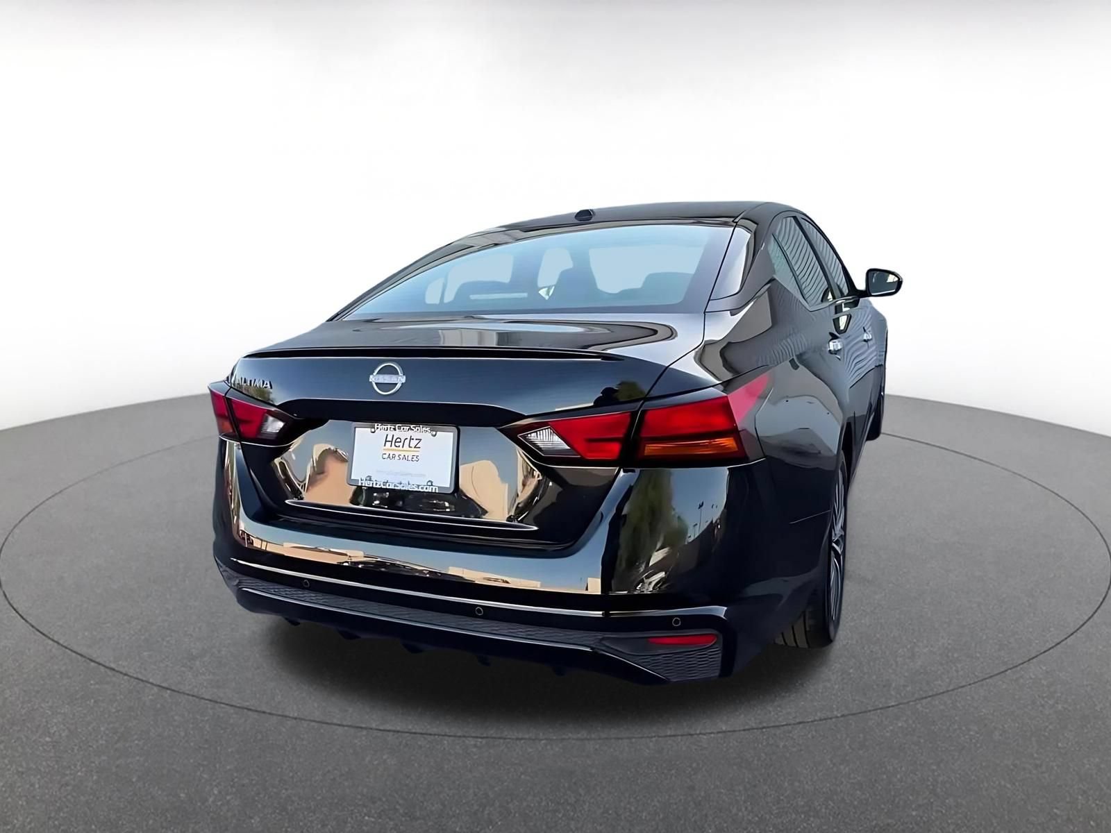 Used 2025 Nissan Altima 2.5 SV FWD image 15