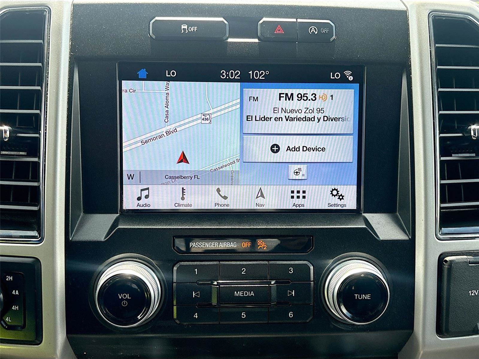 Used 2019 Ford F150 Lariat w/ Equipment Group 502A Luxury AWD/4WD image 15