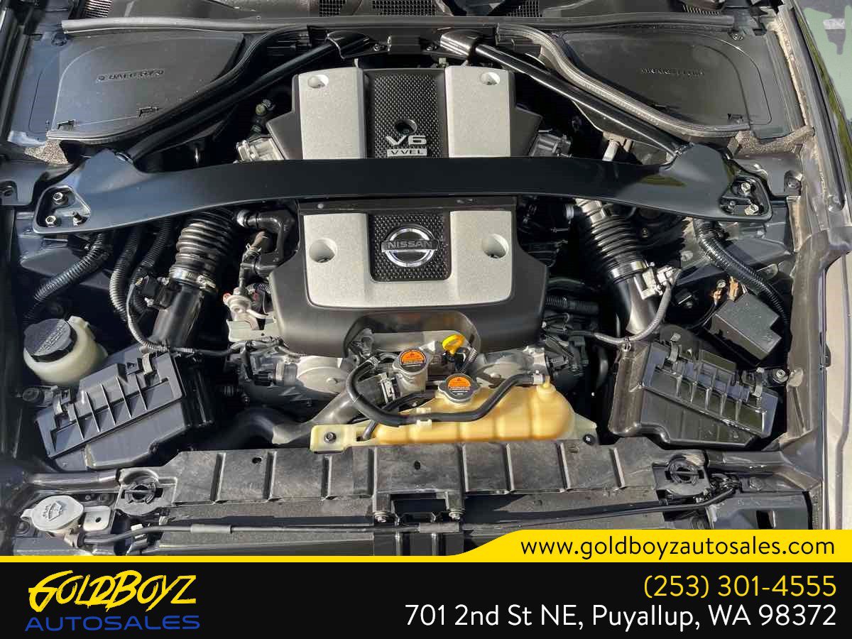 Used 2017 Nissan 370Z Coupe RWD image 10