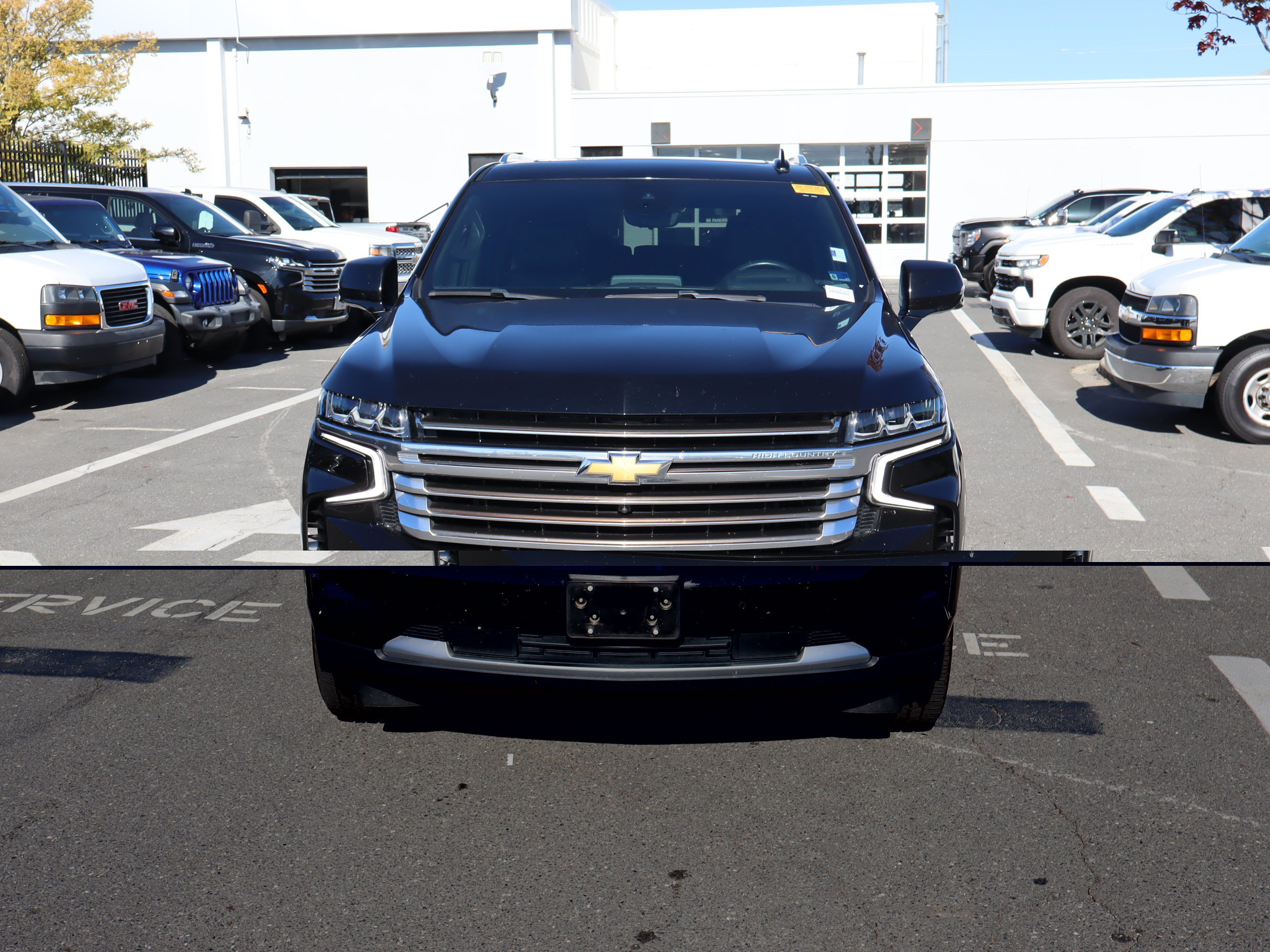 Used 2024 Chevrolet Suburban High Country w/ Advanced Technology Package AWD/4WD image 3