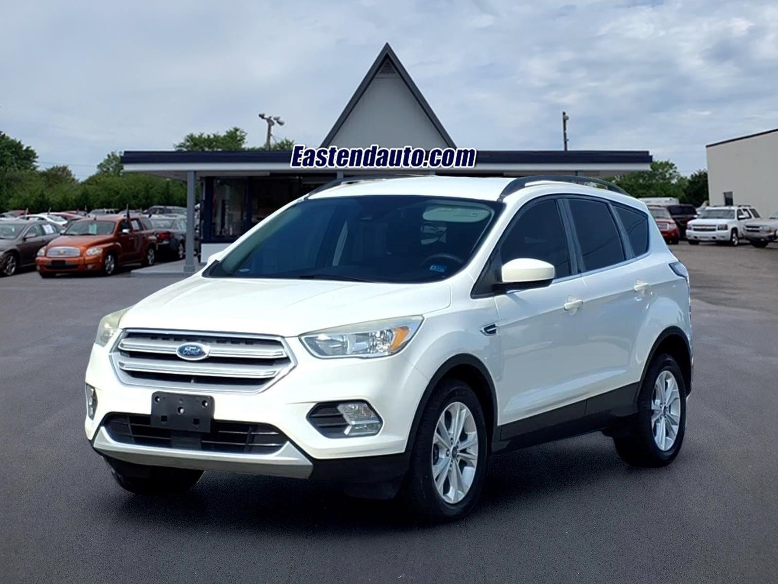 Used 2018 Ford Escape SE w/ Ford Safe & Smart Package AWD/4WD image 1