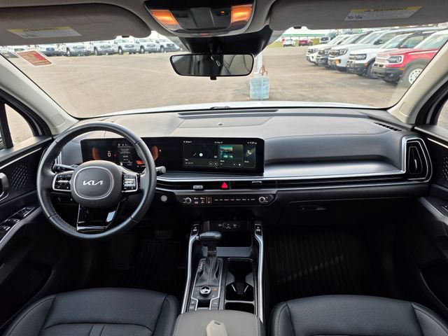 Used 2025 Kia Sorento S AWD/4WD image 14