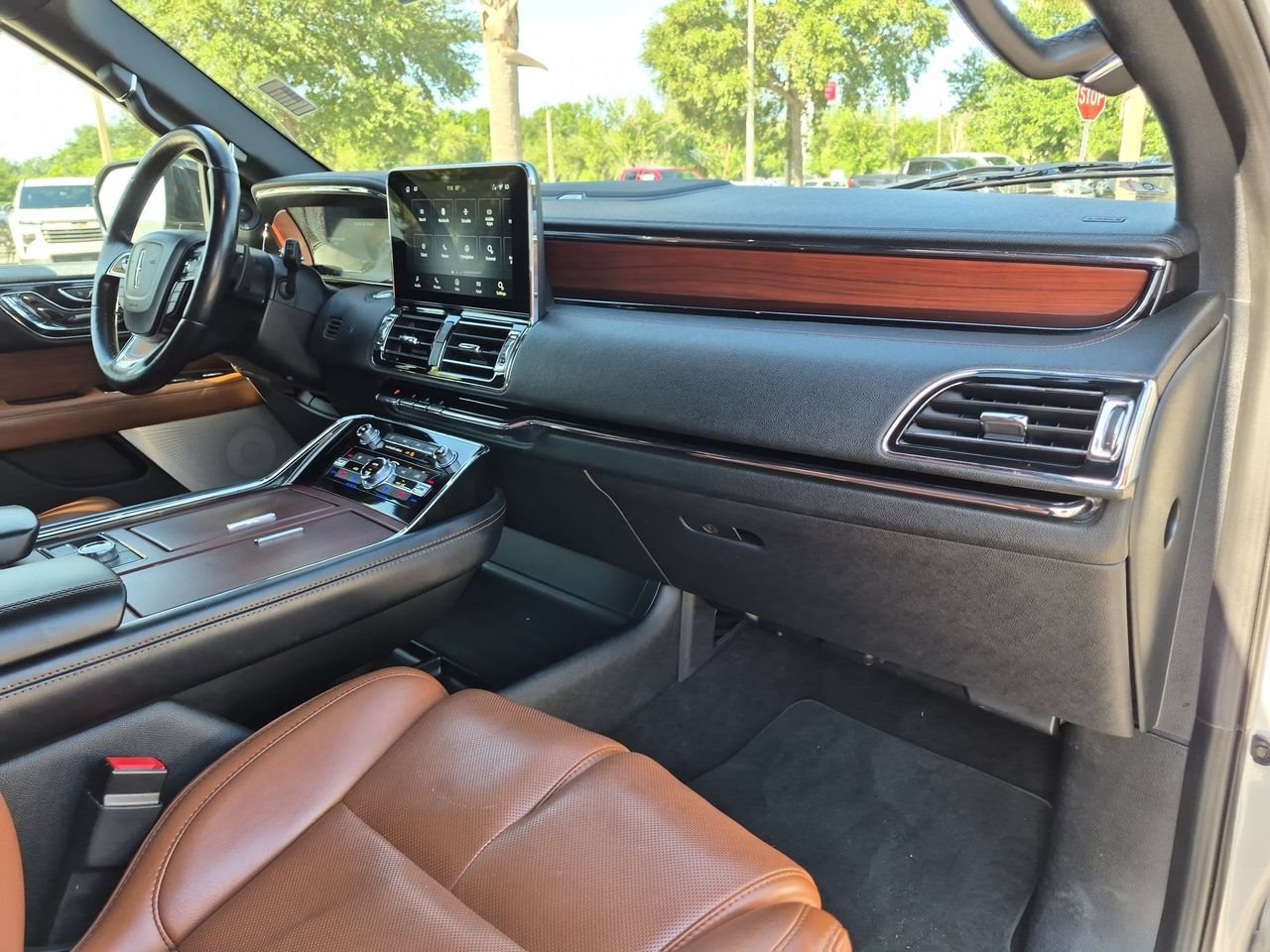 Used 2020 Lincoln Navigator Reserve w/ Luxury Package AWD/4WD image 24
