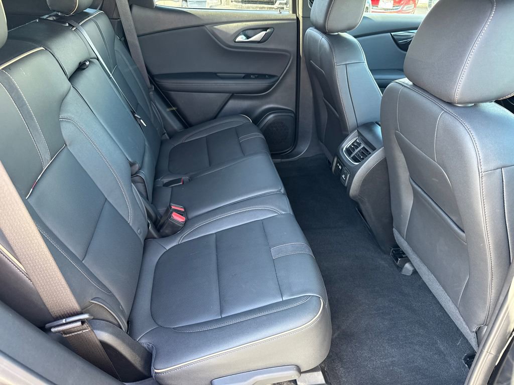 Used 2025 Chevrolet Blazer Premier w/ LPO, Black Sport Package image 19