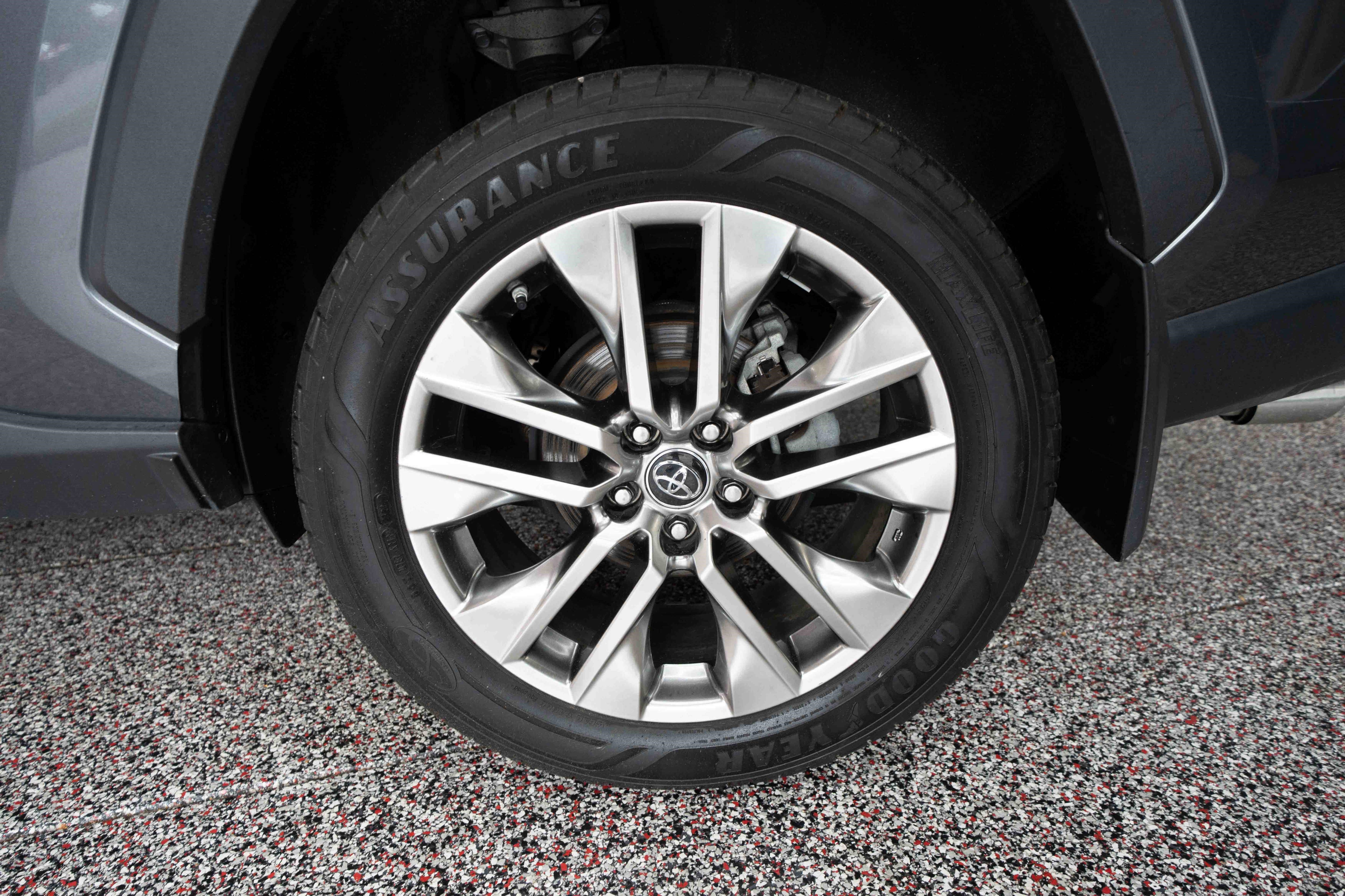Used 2019 Toyota RAV4 Limited w/ All Weather Liner Package AWD/4WD image 30