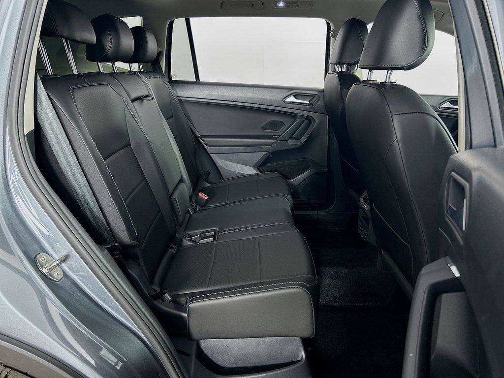 Used 2019 Volkswagen Tiguan SEL AWD/4WD image 27