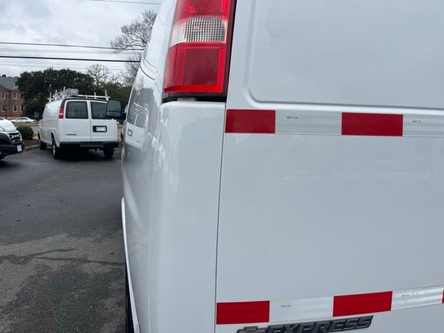 Used 2021 Chevrolet Express 2500 image 9