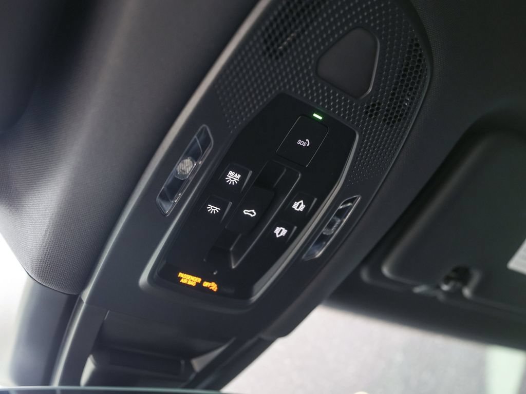 Certified 2025 Porsche Cayenne E-Hybrid AWD/4WD image 28