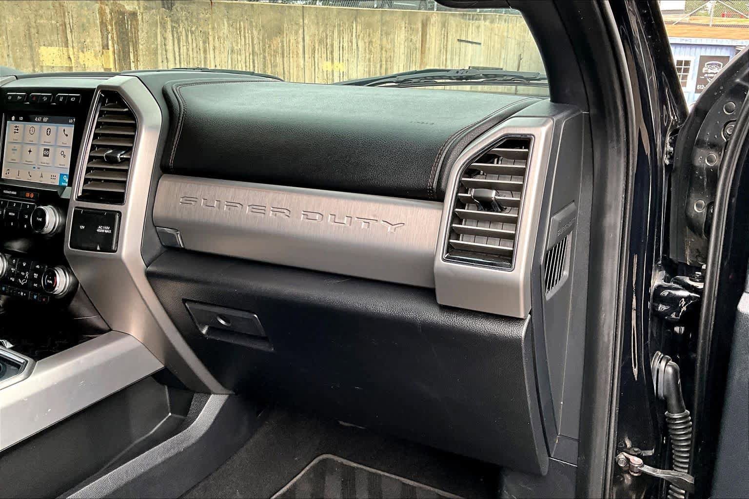 Used 2019 Ford F350 Platinum w/ Platinum Ultimate Package AWD/4WD image 19