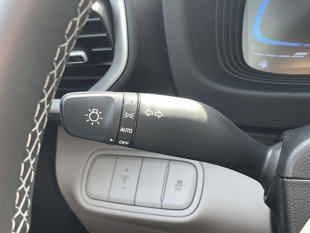 New 2025 Hyundai Venue SEL image 20