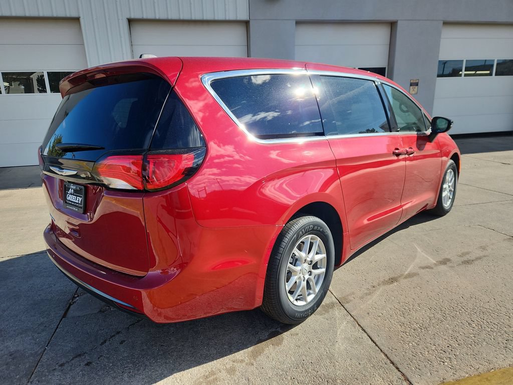 New 2026 Chrysler Voyager LX FWD image 3