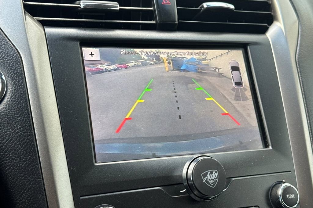 Used 2019 Ford Fusion SE FWD image 19