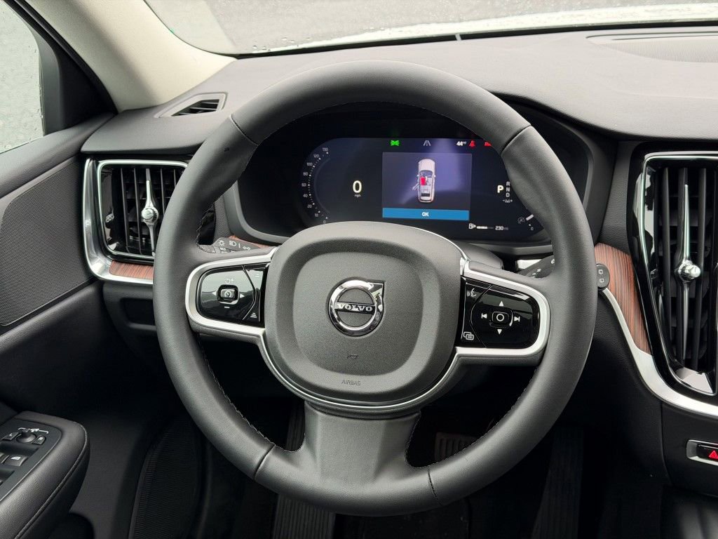 Certified 2025 Volvo V60 B5 Cross Country Plus image 21