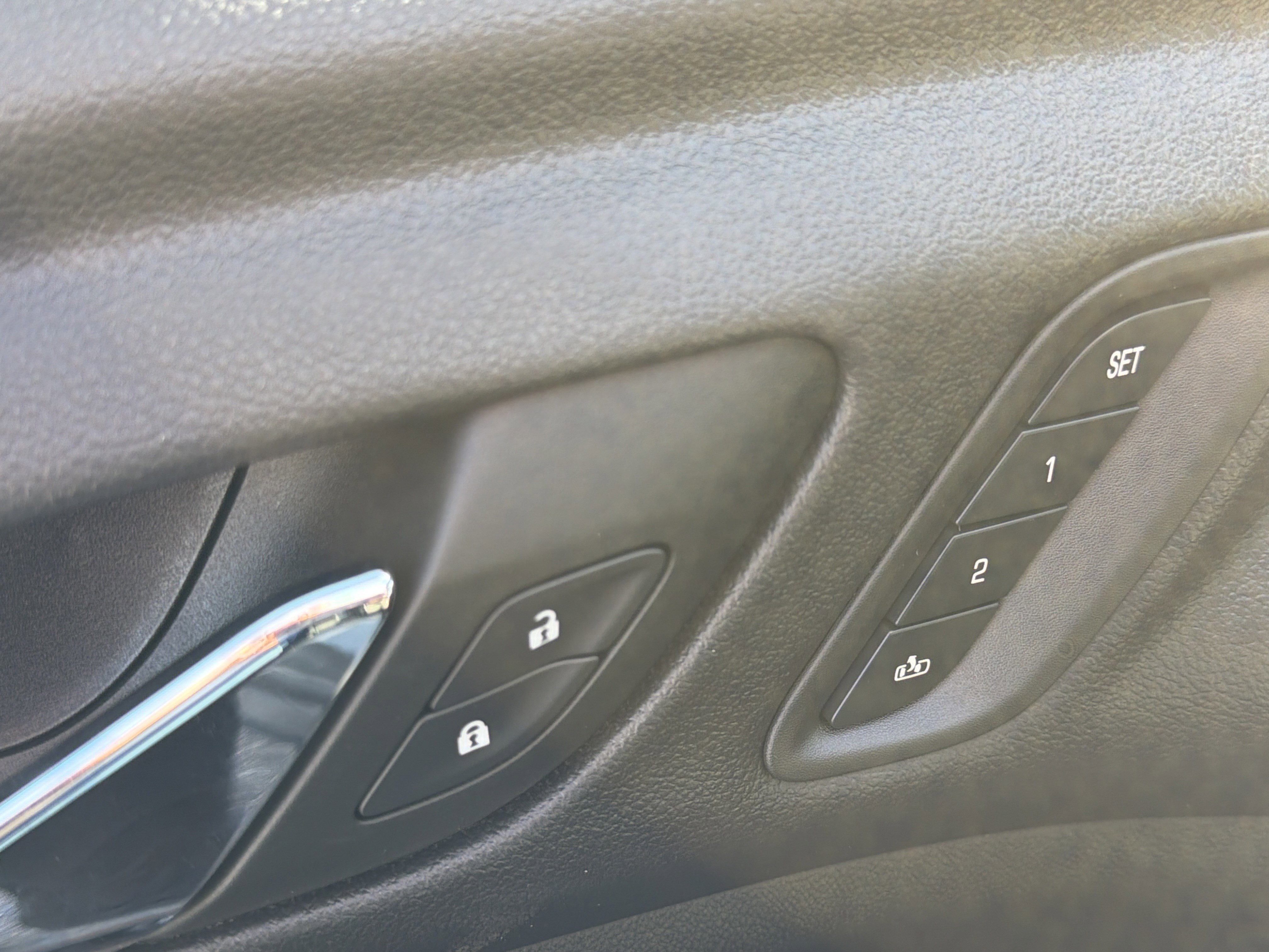 Used 2023 GMC Acadia Denali w/ Denali Technology Package image 12