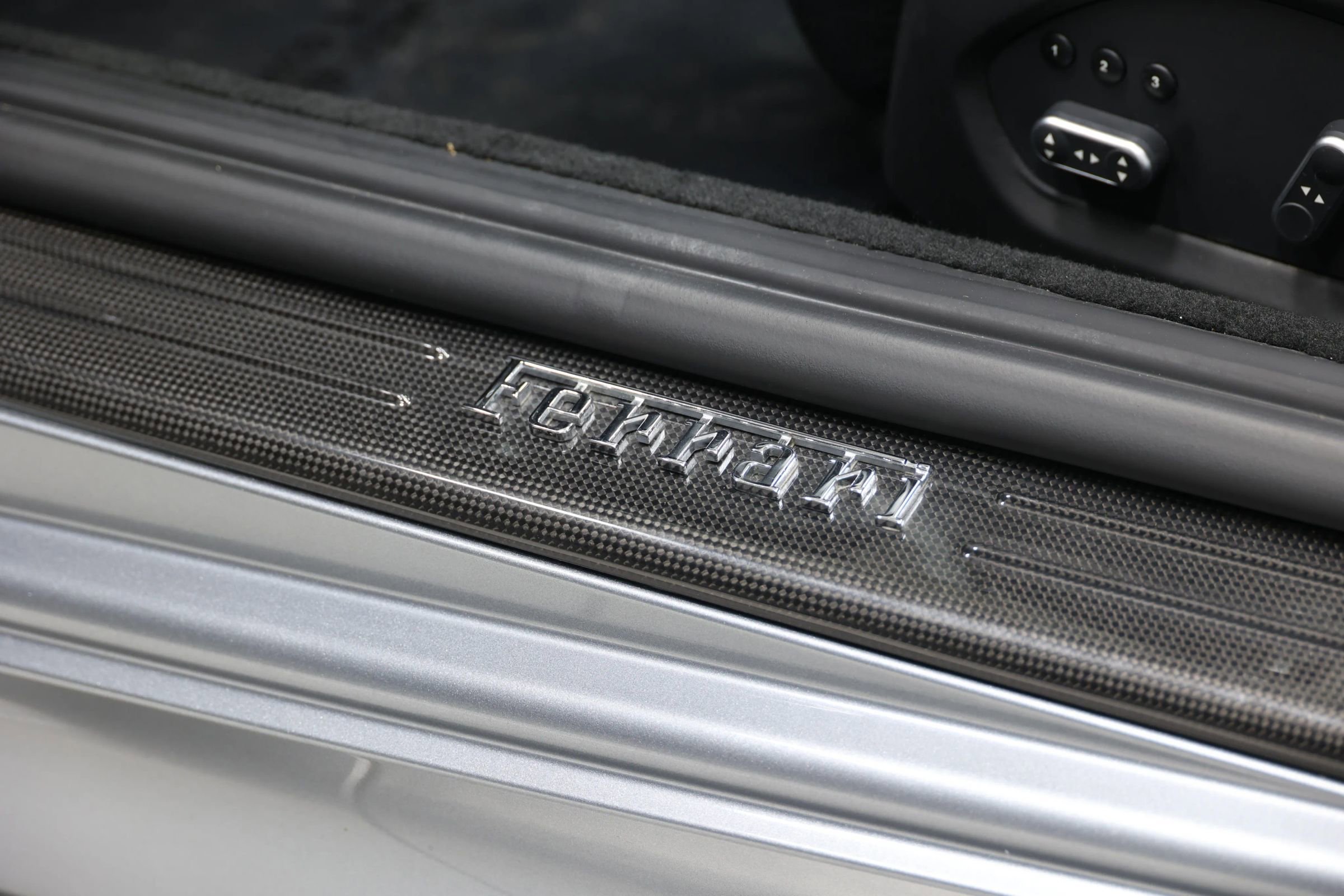 Used 2015 Ferrari California T image 14