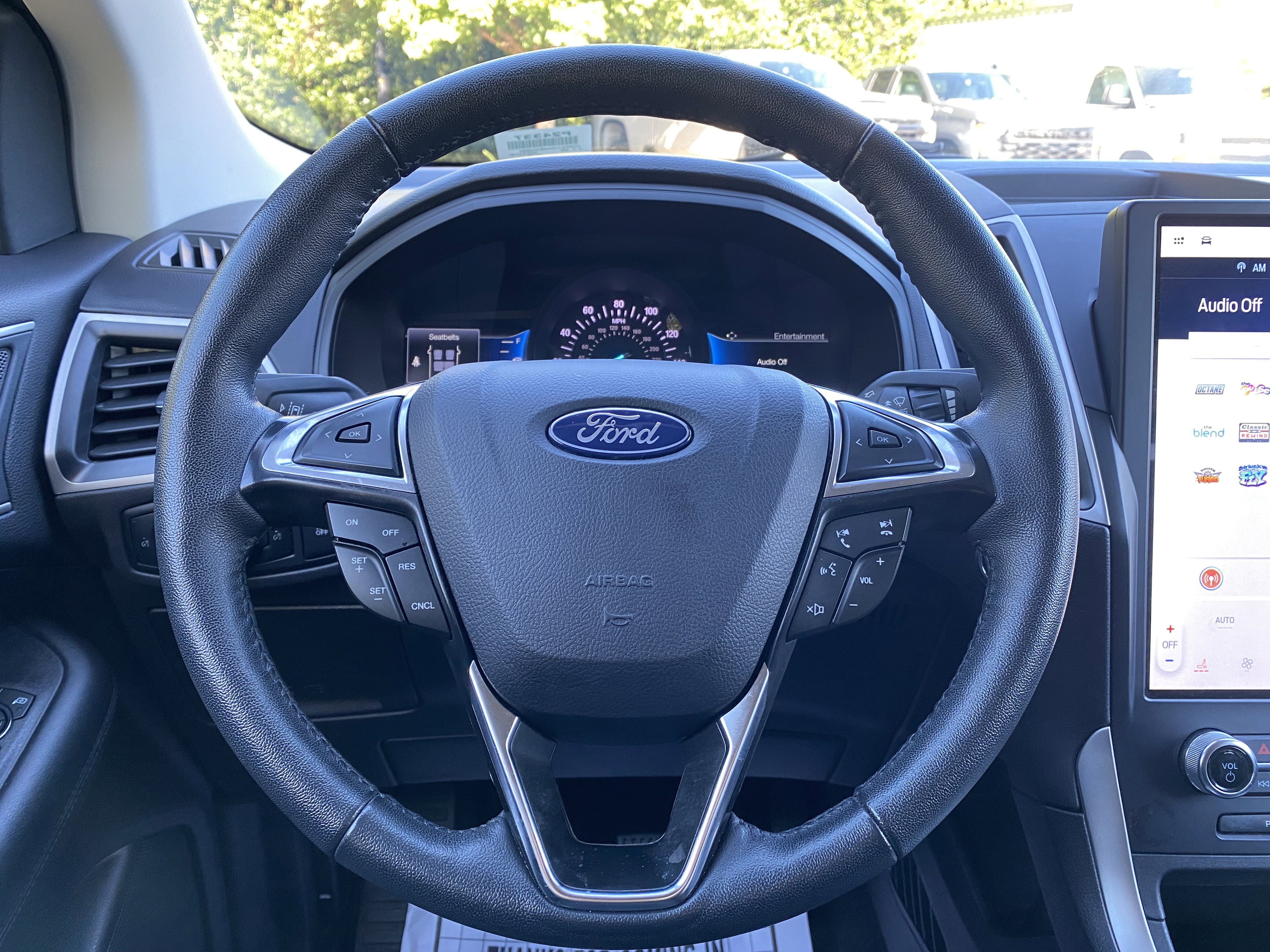 Used 2024 Ford Edge SEL image 18