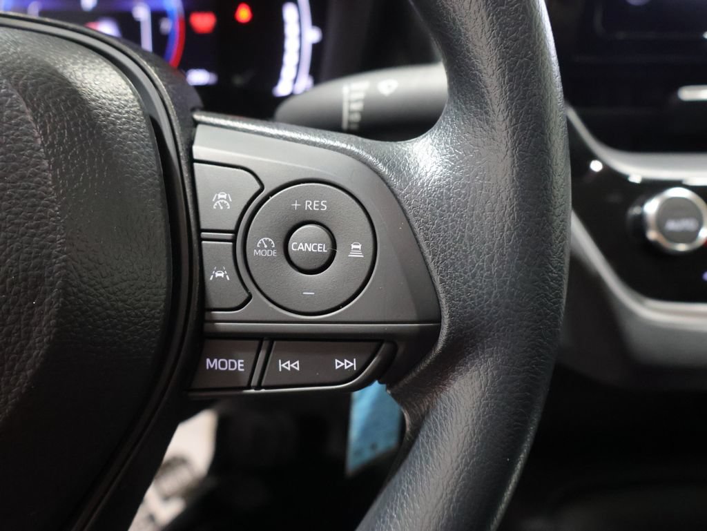 Used 2026 Toyota Corolla LE FWD image 31