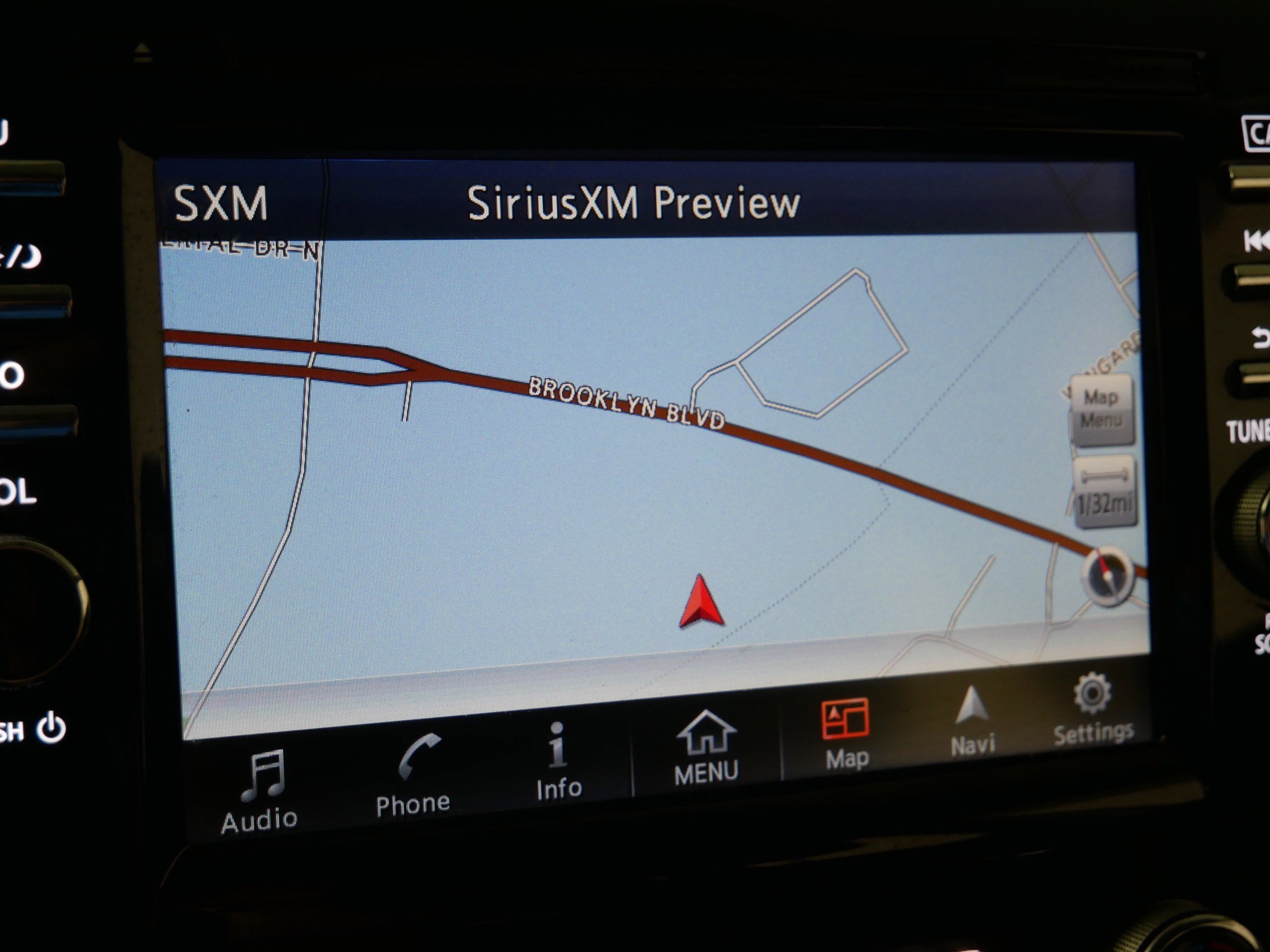 Used 2017 Nissan Murano SV image 30