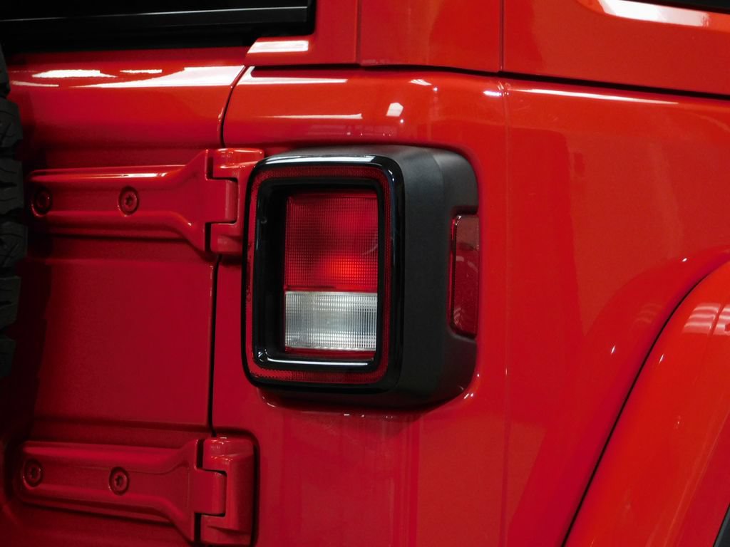 Used 2021 Jeep Wrangler Unlimited Rubicon w/ Dual Top Group AWD/4WD image 85