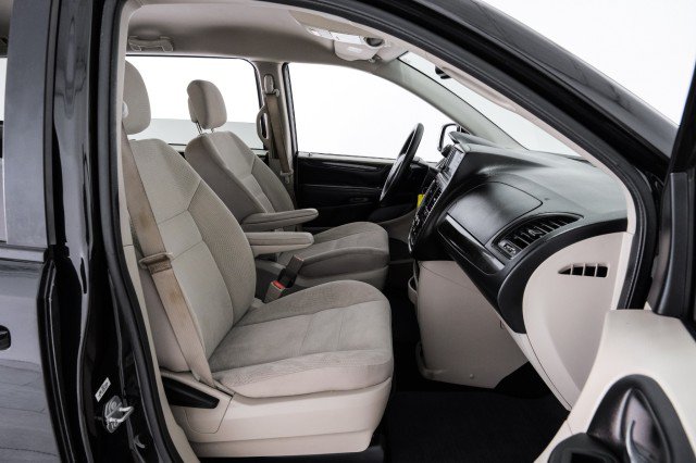 Used 2018 Dodge Grand Caravan SE w/ UConnect Hands-Free Group FWD image 28