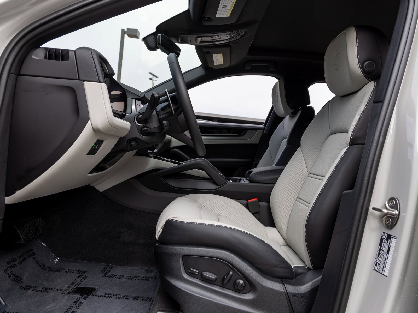 New 2025 Porsche Cayenne Coupe image 25