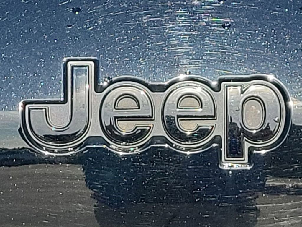 Used 2023 Jeep Grand Cherokee L Laredo AWD/4WD image 37