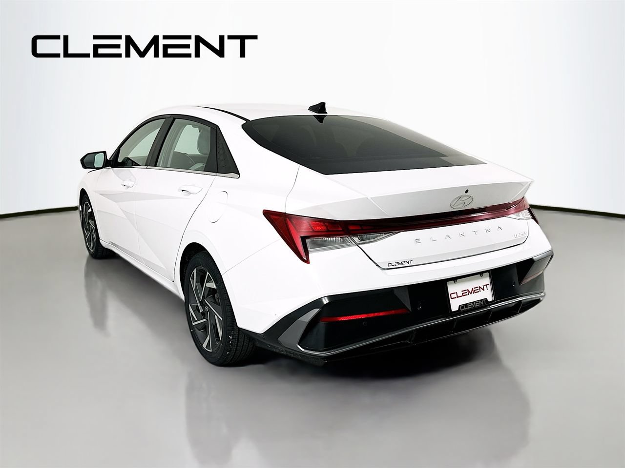 Used 2024 Hyundai Elantra Limited FWD image 10