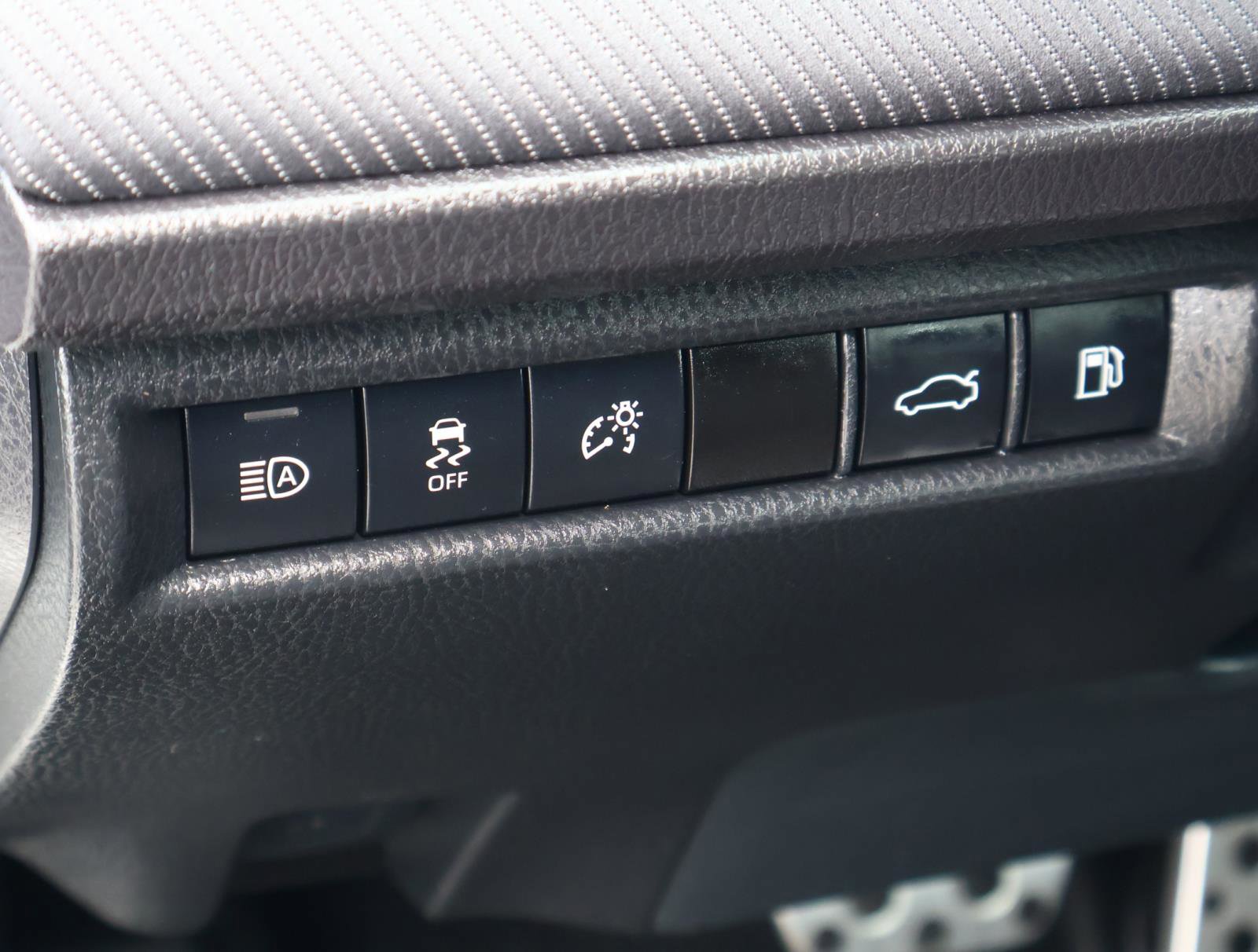 Used 2025 Toyota Camry SE FWD image 22