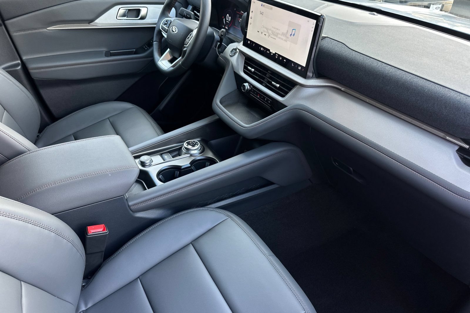 New 2026 Ford Explorer Active w/ Active Comfort Package RWD image 16