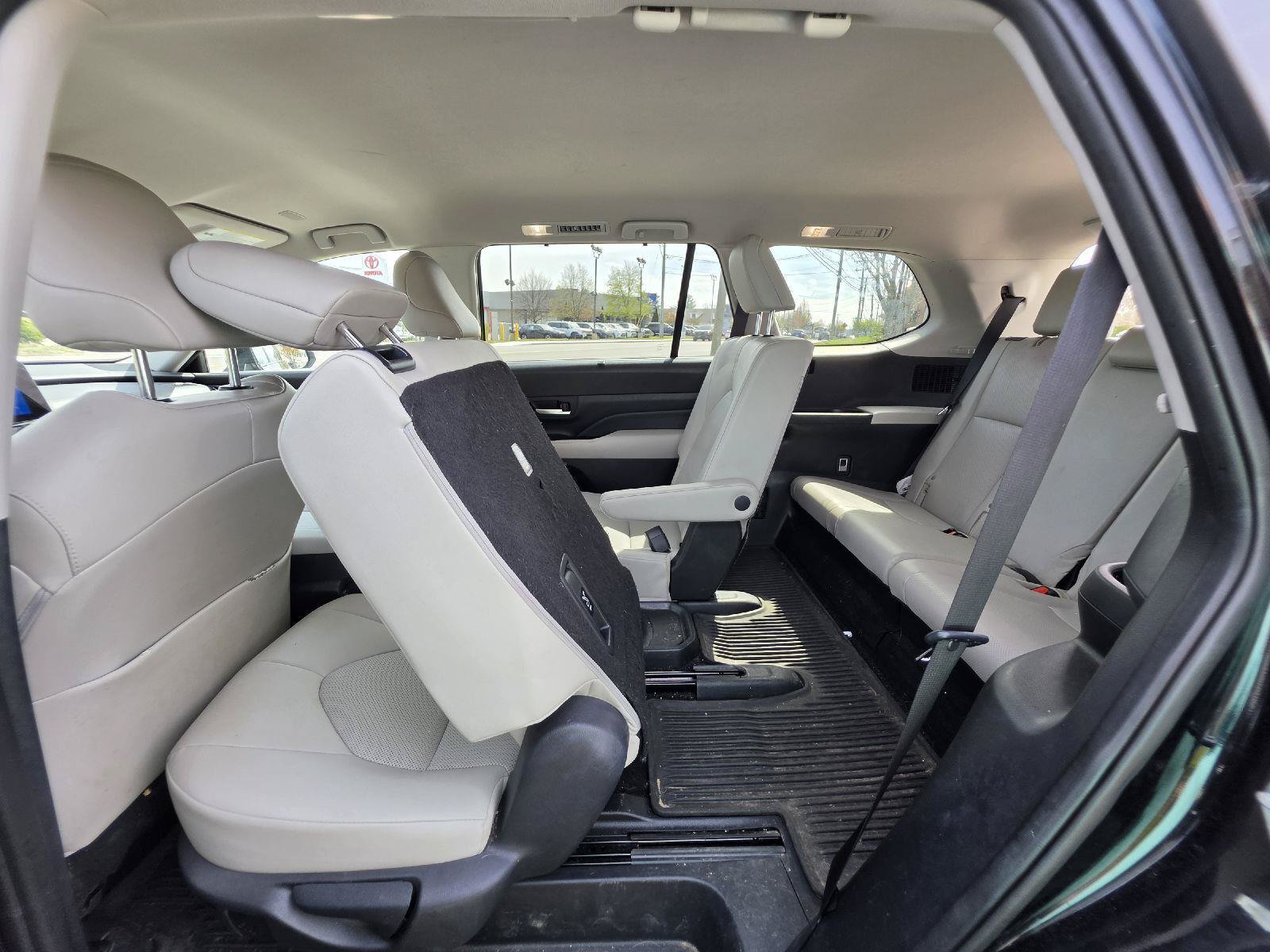 Used 2024 Toyota Grand Highlander AWD image 19