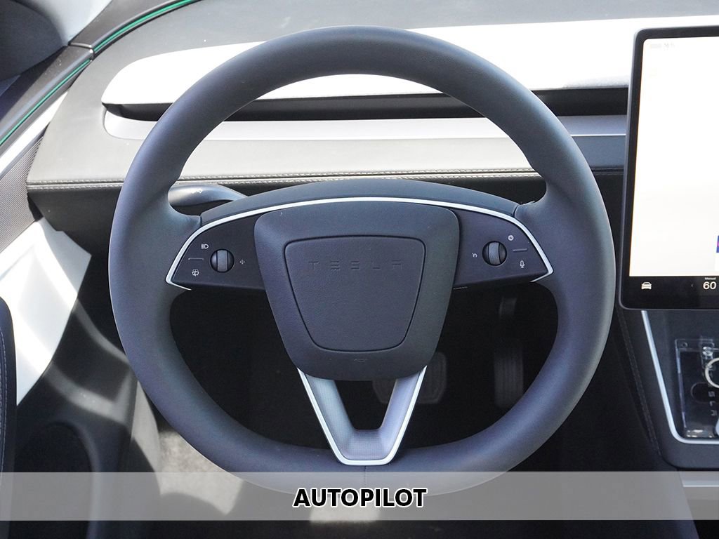 Used 2026 Tesla Model Y Long Range AWD/4WD image 3