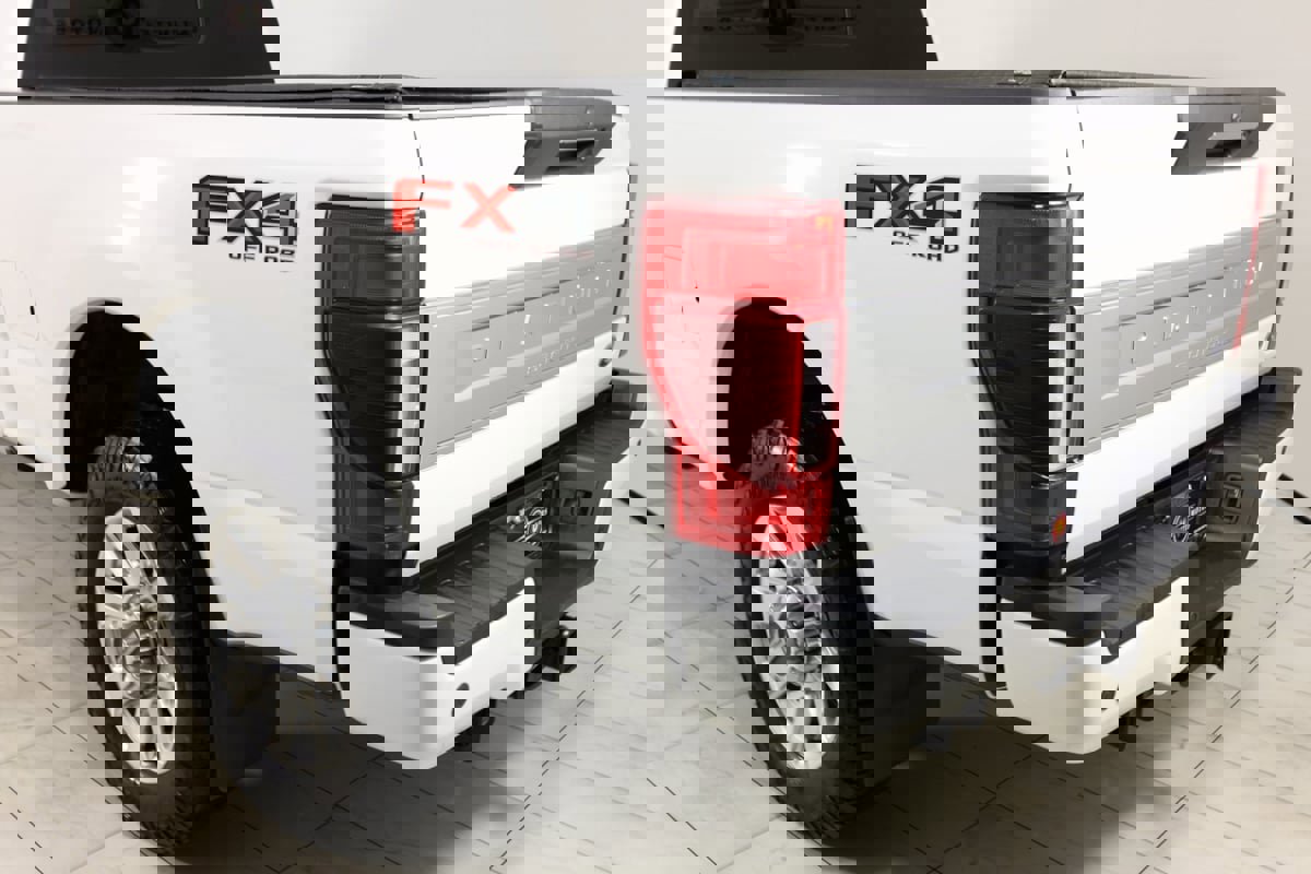 Used 2020 Ford F350 Platinum w/ FX4 Off-Road Package image 47