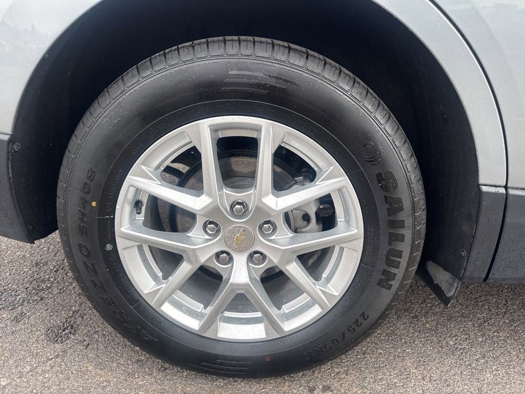 Used 2024 Chevrolet Equinox LT image 9