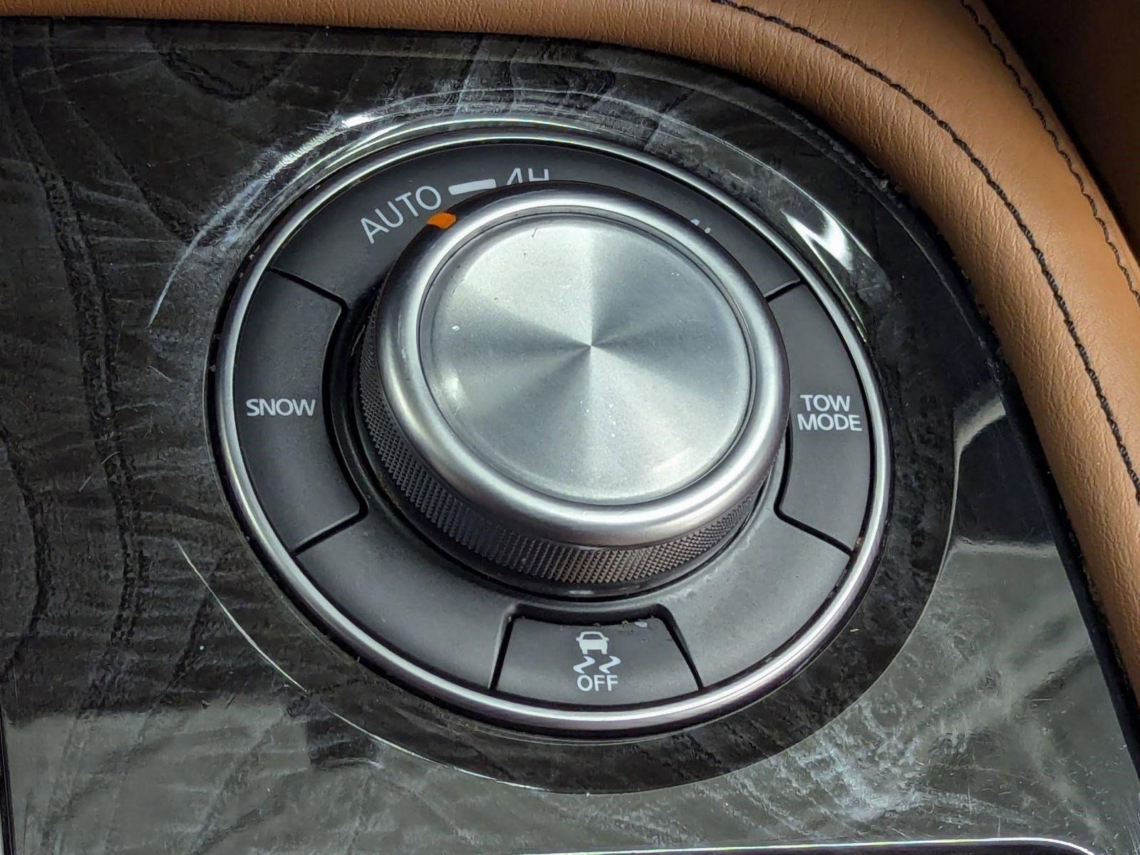 Used 2024 INFINITI QX80 Sensory image 32