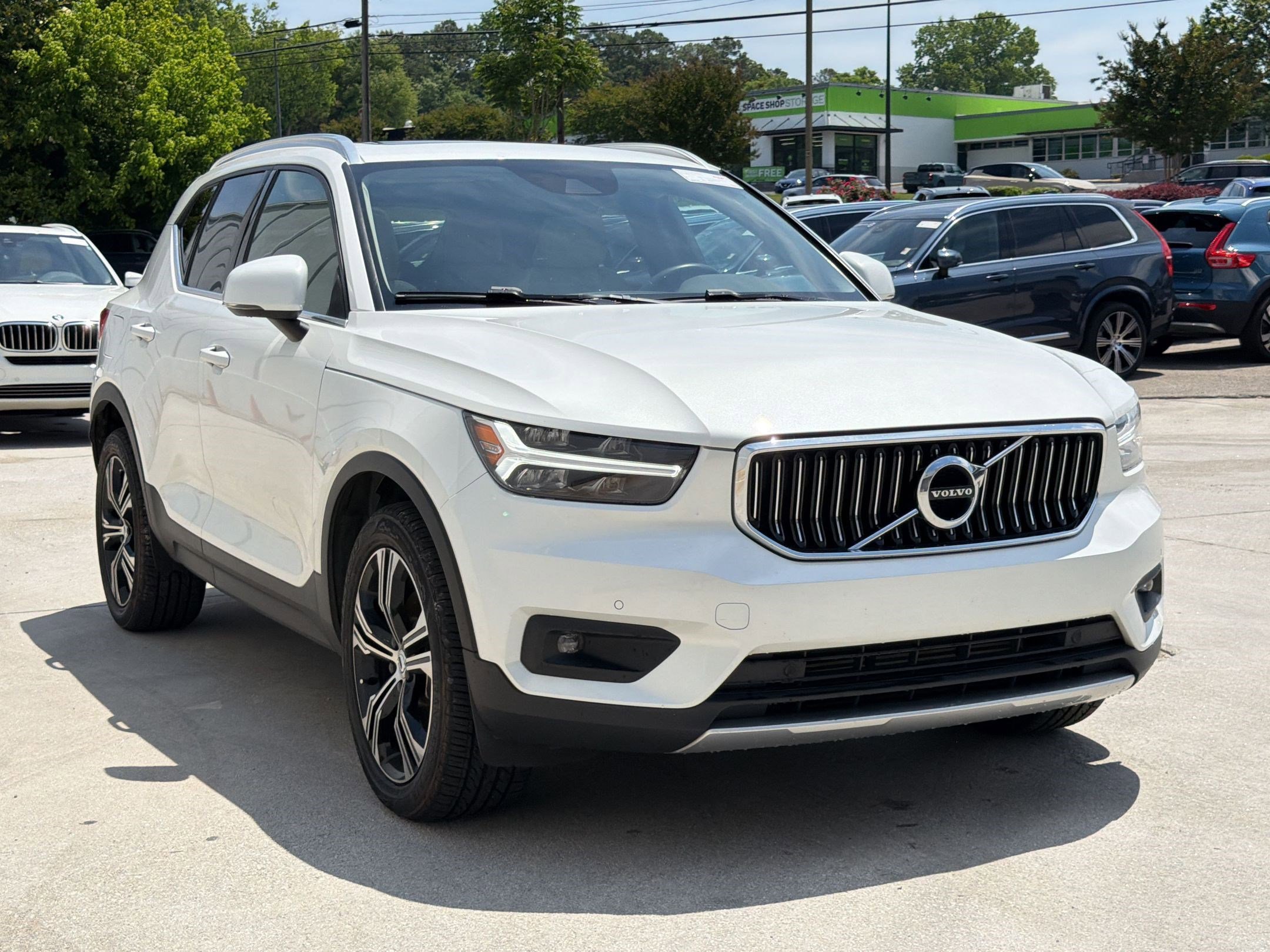 Used 2021 Volvo XC40 T4 Inscription w/ Climate Package FWD image 7