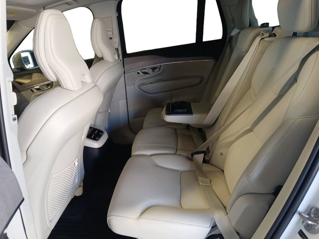 Used 2024 Volvo XC90 B5 Plus w/ Protection Package Premier AWD/4WD image 13