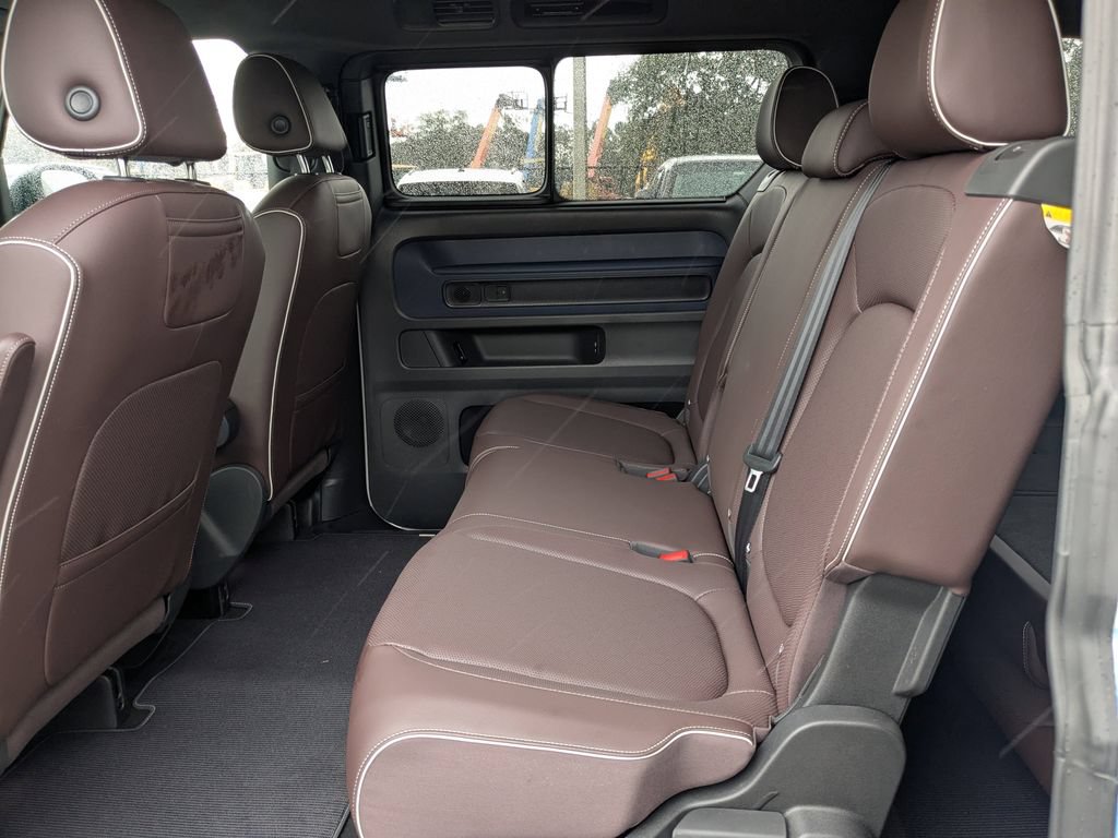 New 2025 Volkswagen ID. Buzz Pro S RWD image 3