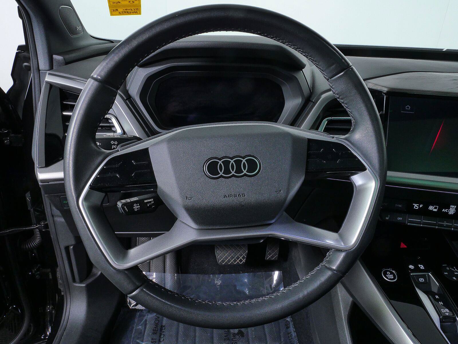 Used 2023 Audi Q4 e-tron Premium Plus w/ Premium Plus RWD image 9