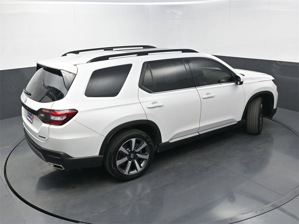 Used 2025 Honda Pilot Touring image 37