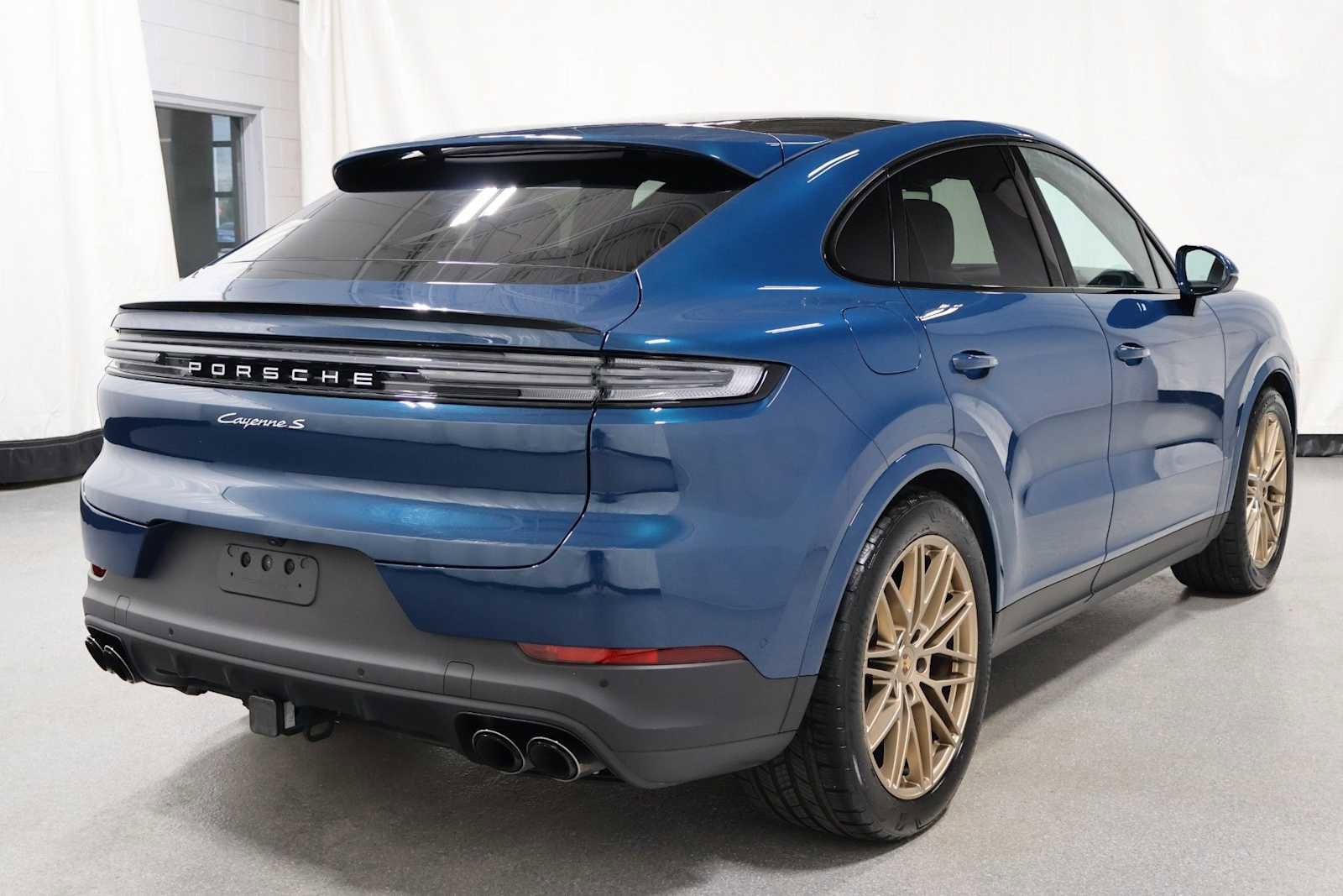 Certified 2026 Porsche Cayenne S AWD/4WD image 9