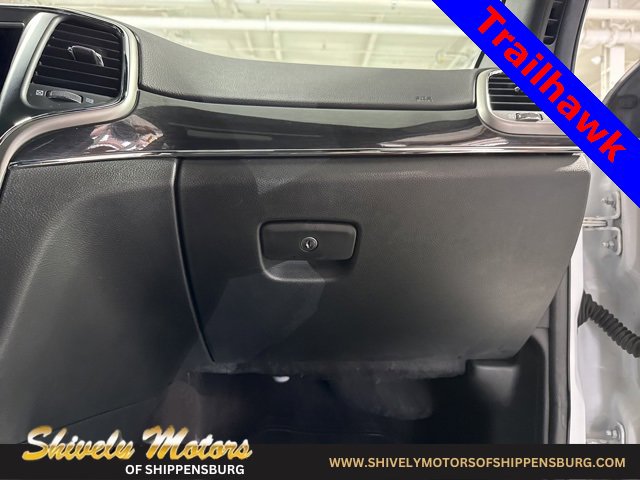 Used 2018 Jeep Grand Cherokee Trailhawk image 47