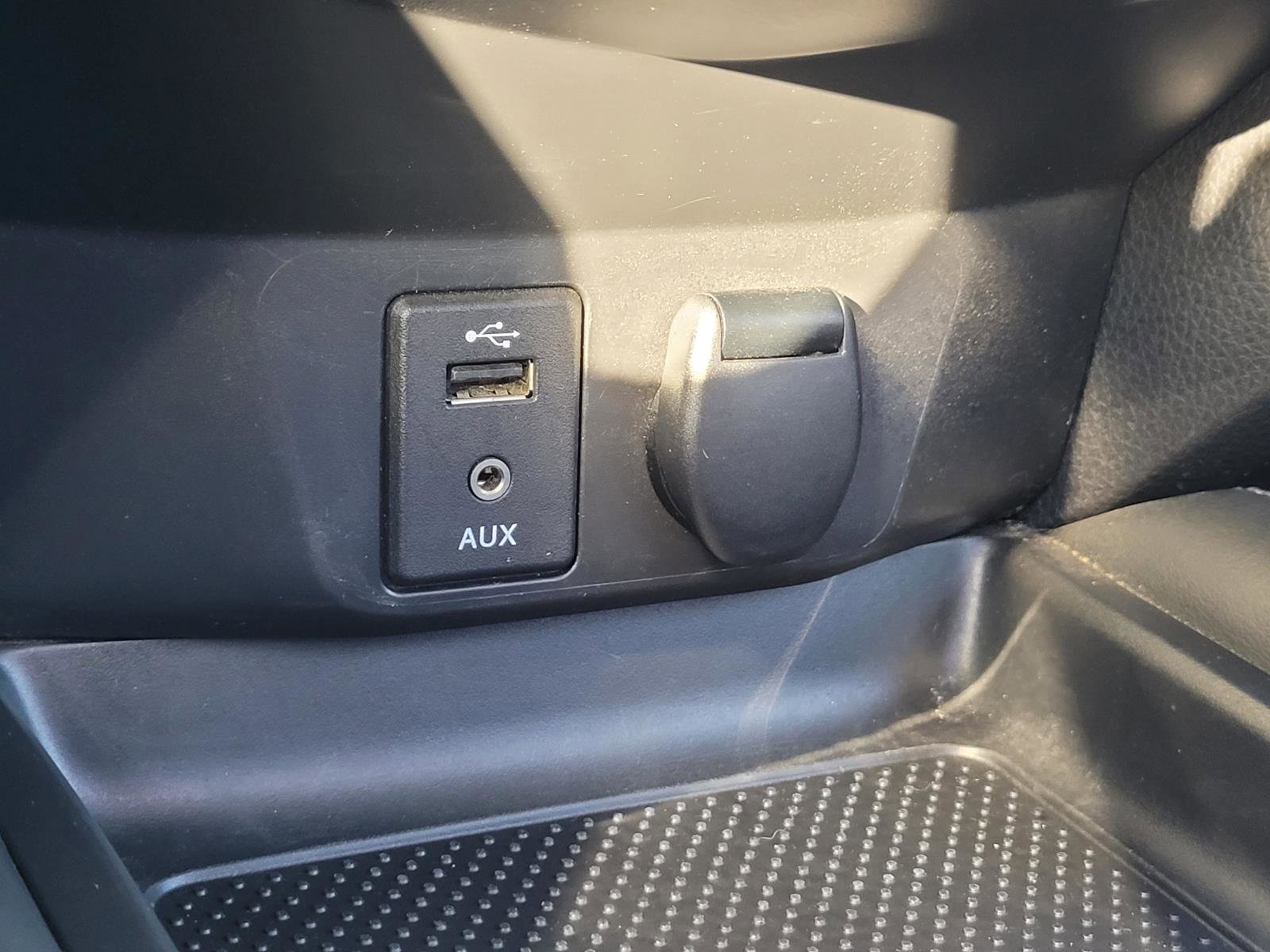 Used 2017 Nissan Rogue Sport SL w/ SL Premium Package image 29