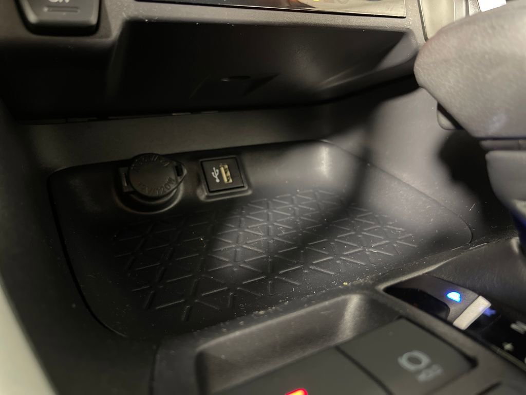 Certified 2025 Toyota RAV4 LE AWD/4WD image 26
